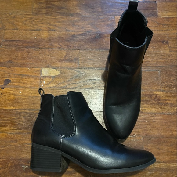 a new day Shoes - Black Booties